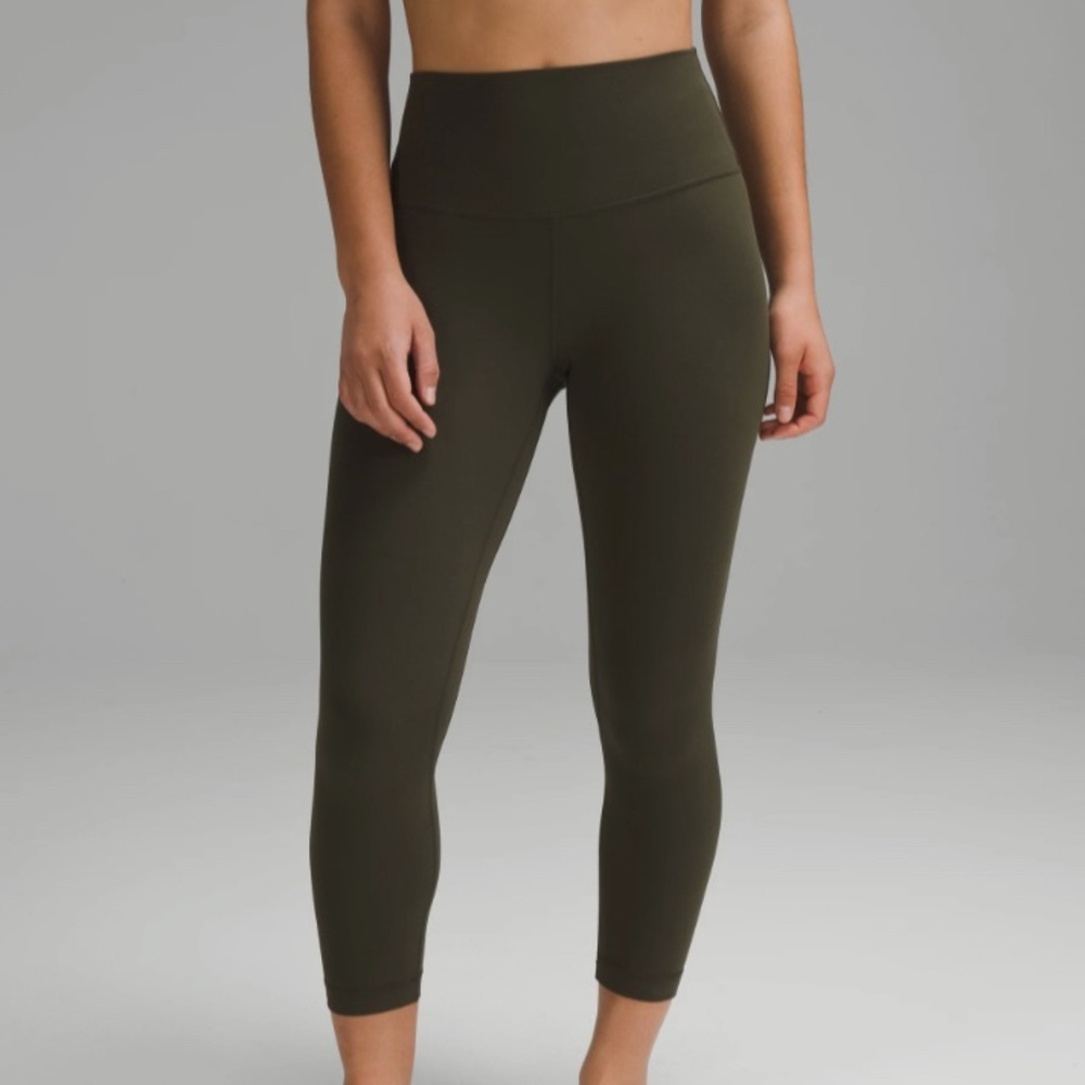 Green capri lululemon leggings